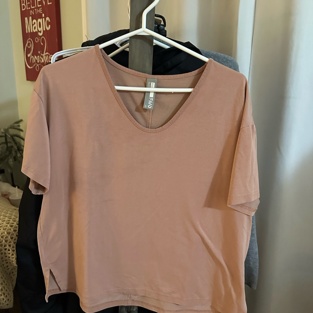 Peach V-Neck Short Sleeve Top
